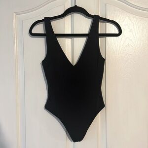 Babaton Contour V-Neck Bodysuit